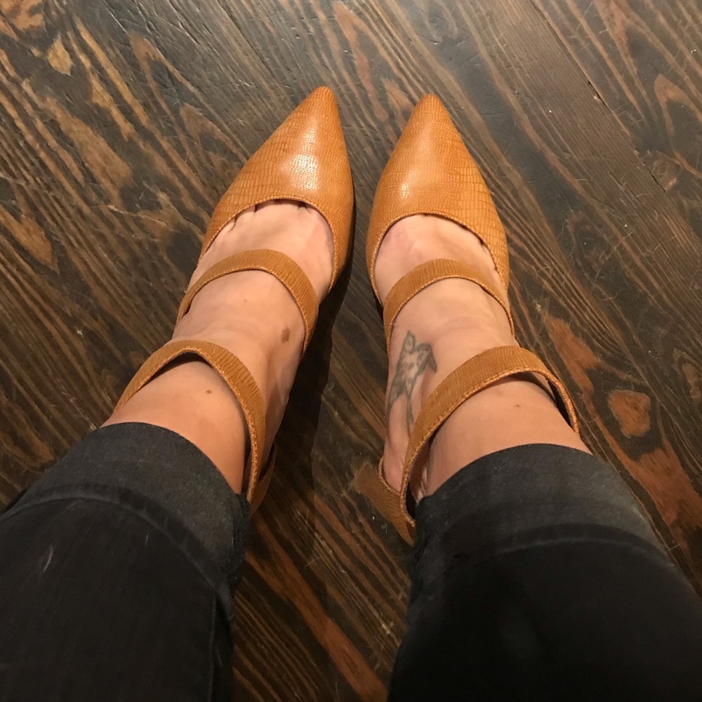 Camel tan snake textured Pumps NEW up to size 11!